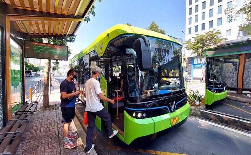 HCMC加速过渡到绿色车辆并减少污染